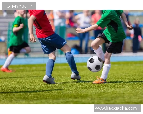 墨尔本胜利与阿东的激烈对决揭示足球魅力与团队精神的完美结合 墨尔本胜利与阿东的激烈对决揭示足球魅力与团队精神的完美结合